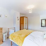 5 Bed In Broughton-in-furness 93178