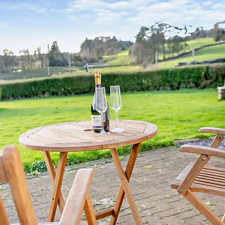 Hébergement de vacances 5 Bed In Broughton-in-furness 93178 *