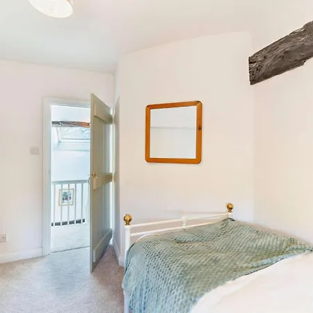 Hébergement de vacances 5 Bed In Broughton-in-furness 93178 *